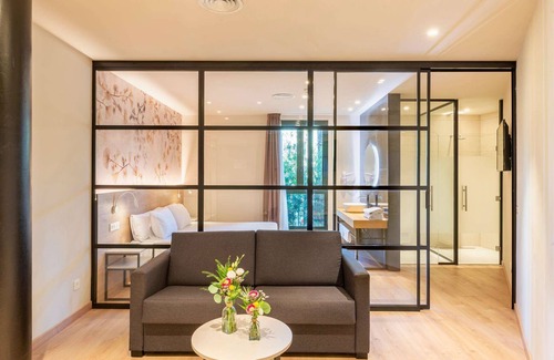 Elche Hotel | Relax at Hotel Jardín Milenio: 4-Star with Pool & Spa