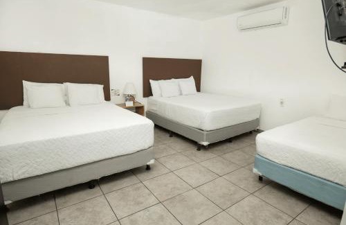 Suchitoto Hotel | Discover Hotel Jardin De Las Marias with Ocean View Pool