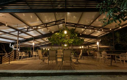 Suchitoto Hotel | Discover Hotel Jardin De Las Marias with Ocean View Pool
