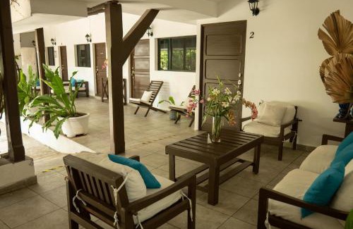 Suchitoto Hotel | Discover Hotel Jardin De Las Marias with Ocean View Pool