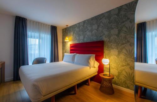 Figueras (Castropol) Hotel | Guest Rated 9.7: Hotel Javier Montero with Dining Options