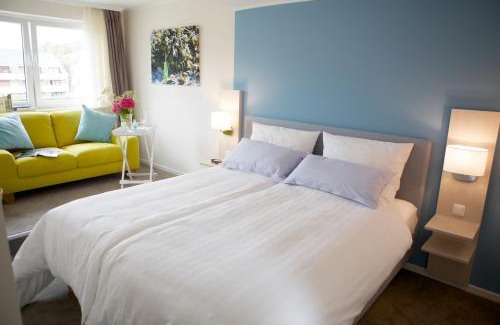 Busum Hotel | Pet-Friendly Hotel Jess am Meer with Beachfront Charm