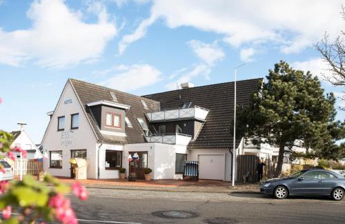 Busum Hotel | Pet-Friendly Hotel Jess am Meer with Beachfront Charm