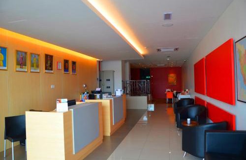 Tekek Hotel | Explore Hotel Jeti Tg Gemok: Family-Friendly Retreat