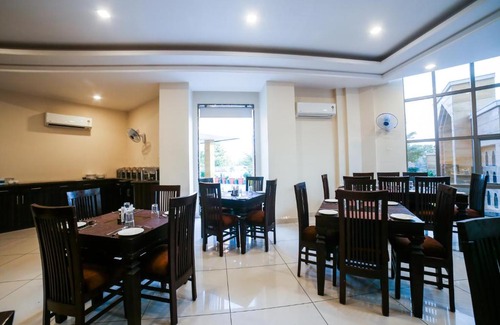 Jaipur Hotel | Budget-Friendly Hotel JJ Valley with Breakfast & Family Amenities