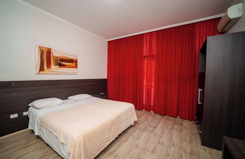 Pariquera-Acu Hotel | Budget-Friendly Hotel Joli with Breakfast & Child Care
