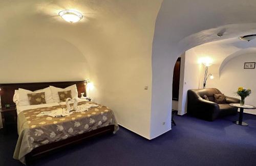 Trebic Hotel | Discover Hotel Joseph 1699: Eco-Friendly Retreat with Hot Tub