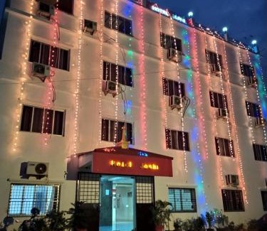 Siddharthanagar Hotel | Budget-Friendly Hotel Joshi: Pet Friendly & Family Amenities
