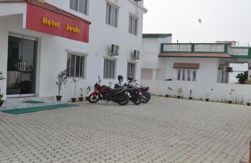 Siddharthanagar Hotel | Budget-Friendly Hotel Joshi: Pet Friendly & Family Amenities