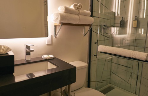 Theater District Hotel | Discover Hotel Julian: Spa Retreat for Family Getaways