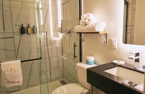 Theater District Hotel | Discover Hotel Julian: Spa Retreat for Family Getaways