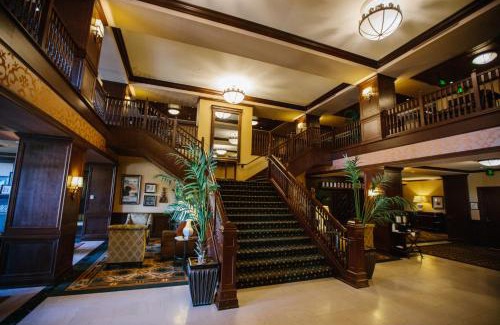 Downtown Dubuque Hotel | Experience Bliss at Hotel Julien Dubuque with Ocean View