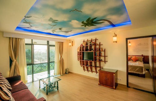 Sauraha Hotel | Inviting Hotel Jungle Crown: 4-Star Stay with Pool & Spa