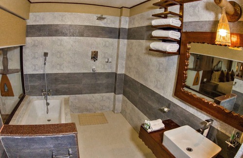 Sauraha Hotel | Inviting Hotel Jungle Crown: 4-Star Stay with Pool & Spa