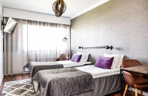 Ylivieska Hotel | Pet-Friendly Hotel Käenpesä with Hot Tub & Breakfast Options
