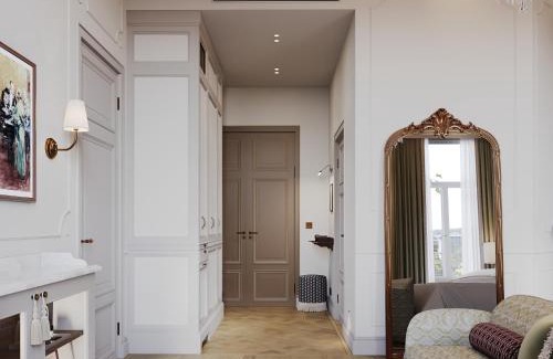 Helsinki City Centre Hotel | Elegant Hotel Kämp: Pet-Friendly Oasis with Spa Amenities