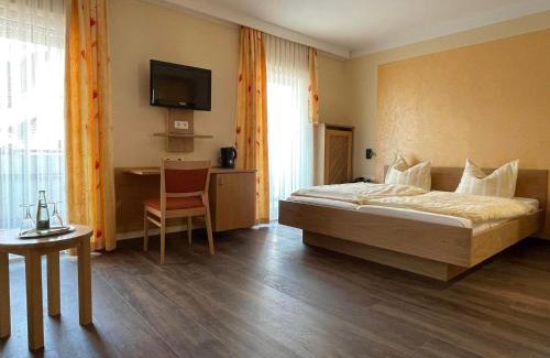 Konigstein in der Oberpfalz Hotel | Relax at Königsteiner Hof: Family-Friendly Dining Awaits