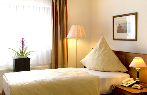Refrath Hotel | Inviting Hotel Kölner Hof Refrath: Family-Friendly Stay