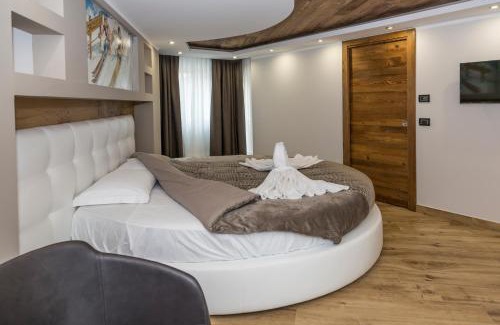 Sauze d'Oulx Hotel | Discover Hotel K2: Pet-Friendly Stay with Great Amenities