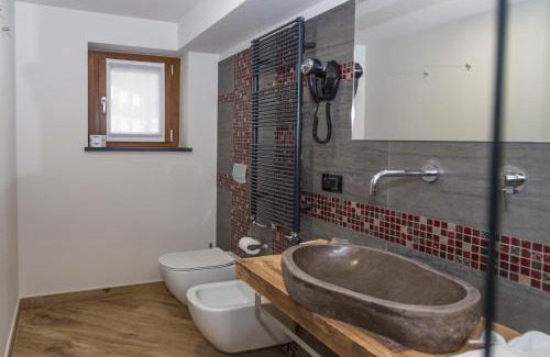 Sauze d'Oulx Hotel | Discover Hotel K2: Pet-Friendly Stay with Great Amenities