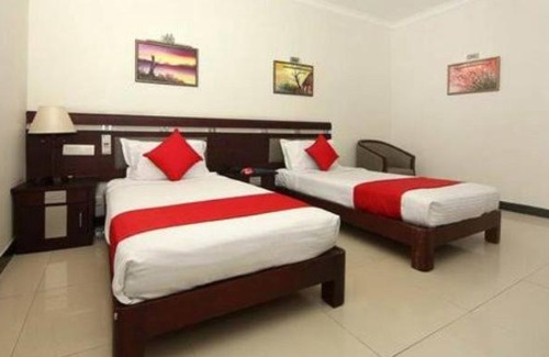 Kalady Hotel | Comfortable Hotel Kadambari: Pet & Child Friendly Stay