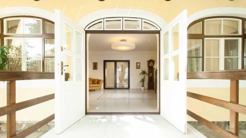 Rohr im Gebirge Hotel | Discover Hotel Kaiser Franz Josef: Top Rated & Pet Friendly