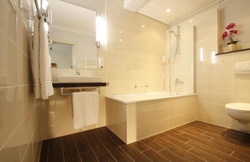 Wesel Hotel | Discover Hotel Kaiserhof: Family-Friendly with Great Amenities