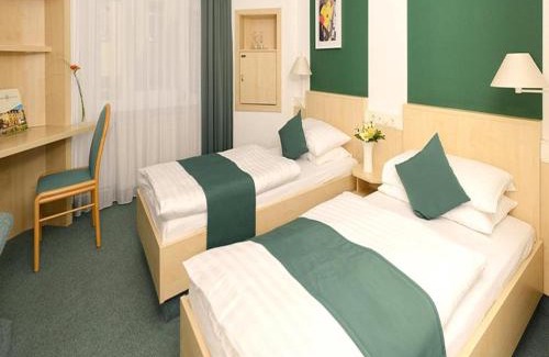 Weimar Hotel | Discover Hotel Kaiserin Augusta: Pet-Friendly & Family-Oriented