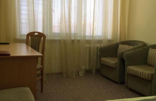 Nizhnekamsk Hotel | Budget-Friendly Hotel Kama with Breakfast & Hot Tub Access