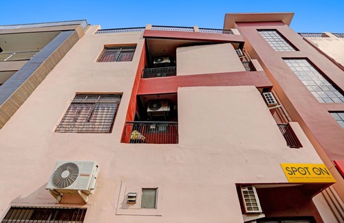 Allahabad House | Family-Friendly Stays at Hotel Kamdhenu Await You