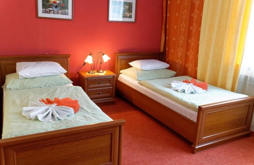 Vsetin Hotel | Discover Hotel KAMU GARNI: Child-Friendly & Accessible Stay
