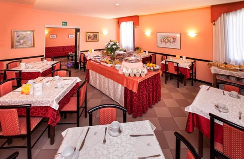 Carpenedo Hotel | Pet-Friendly Hotel Kappa with Breakfast & Family Amenities