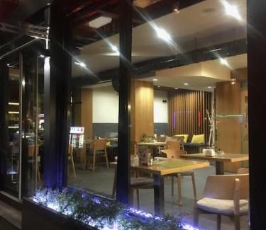 Blagoevgrad Hotel | Budget-Friendly Hotel Kardinal with Breakfast & Family Suite