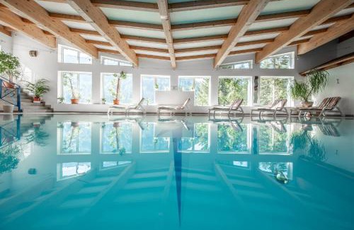 Sankt Anton am Arlberg Hotel | Relax at Hotel Karl Schranz: Spa, Pool & Family Friendly
