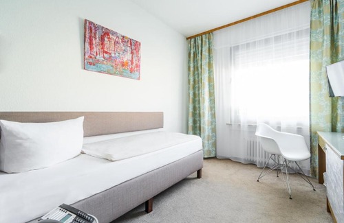 Siegburg Hotel | Discover Hotel Kaspar Garni: Pet-Friendly & Family Warmth
