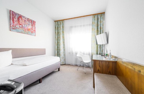 Siegburg Hotel | Discover Hotel Kaspar Garni: Pet-Friendly & Family Warmth