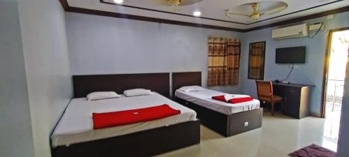 Murudeshwara Hotel | Budget-Friendly STAYMAKER Hotel Keerthi for Families