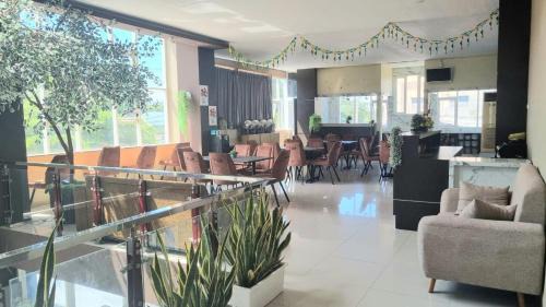 Palu Hotel | Child-Friendly Retreat at Hotel Kembang Joyo - 10/10 Rated