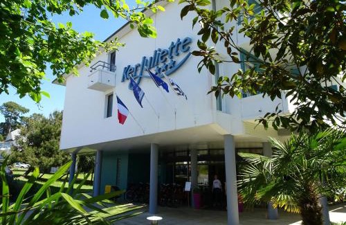 Pornichet Hotel | Welcoming Hotel Ker Juliette with Pool and Ocean Views
