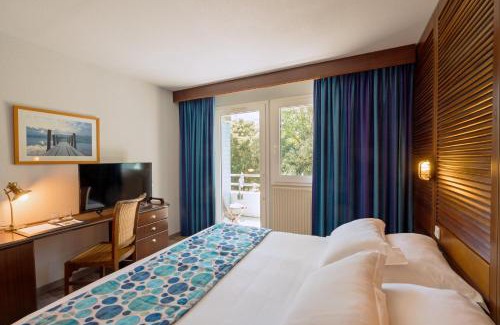Pornichet Hotel | Welcoming Hotel Ker Juliette with Pool and Ocean Views