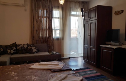 Sandanski Hotel | Discover Hotel Keremidchieva Kashta: Family-Friendly Retreat