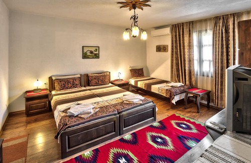 Sandanski Hotel | Discover Hotel Keremidchieva Kashta: Family-Friendly Retreat