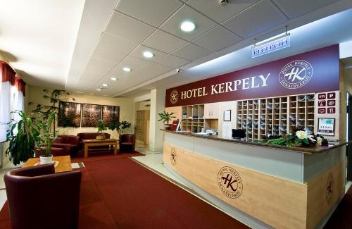 Dunaujvaros Hotel | Inviting Hotel Kerpely: Family-Friendly with Kitchen Access