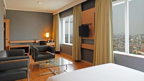 Palmerah Hotel | Relax at Hotel KIMAYA Slipi Jakarta with Pool & Spa Access