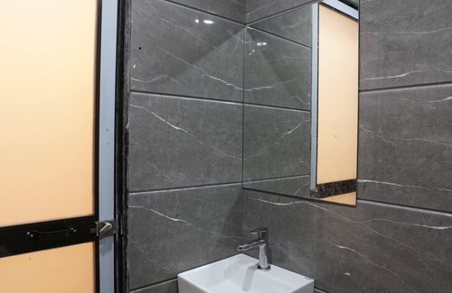 Kurla Cabin | Budget-Friendly Stay at Hotel King Residency with Breakfast