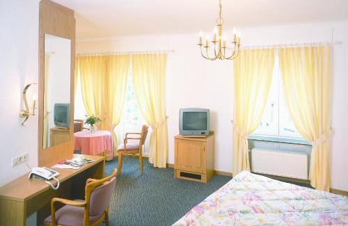 Berdorf Hotel | Discover Hotel Kinnen: Family-Friendly Stay with Breakfast
