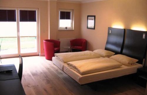 Wenningstedt-Braderup Hotel | Discover Hotel Kiose: Family-Friendly with Hot Tub Access