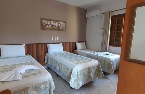 Maresias Hotel | Inviting Hotel Kiribati: Guest Rated 9.8 with Pool & Breakfast