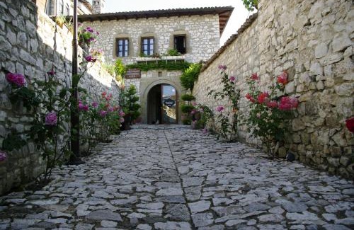 Berat Hotel | Top-Rated Hotel Klea: Family-Friendly & Breakfast Included