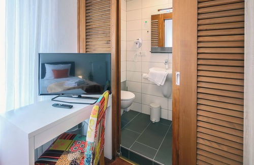 Saarlouis Hotel | Cozy Hotel kleiner Markt Saarlouis with Breakfast Included